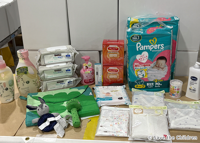 Hello! Baby Box (sample contents)
