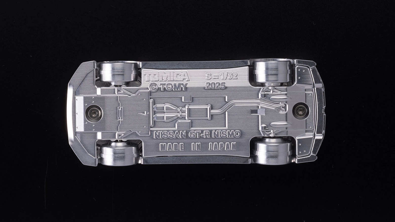 トミカプレミアム 日産 NISSAN GT-R NISMO Special edition Aluminum Cutting ＴＯＭＩＣＡ(アルミ切削トミカ)